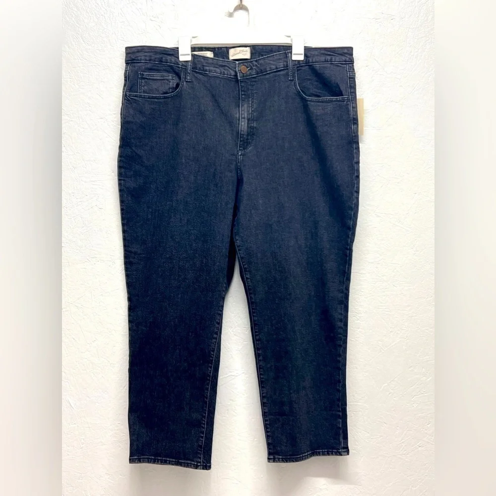 Women's High-Rise Slim Straight Jeans - Universal Thread™ - Black - Sz 22W